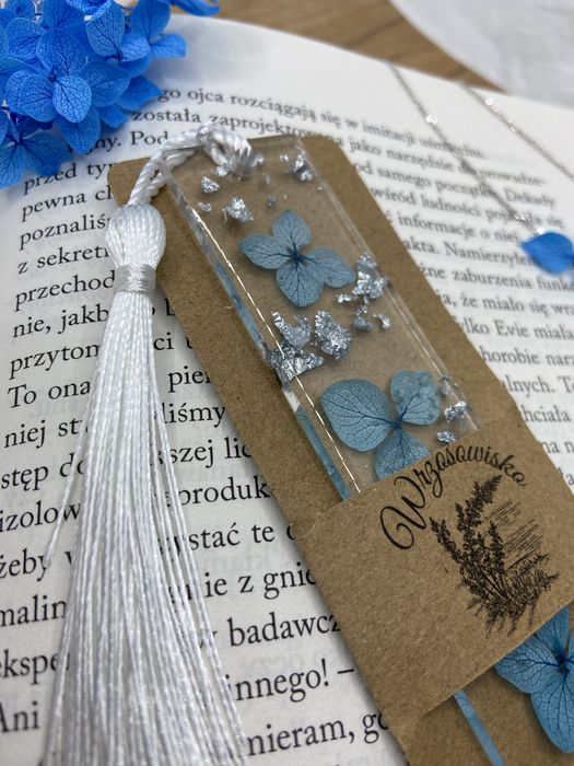 Zakładka do książki z żywicy z hortensjami