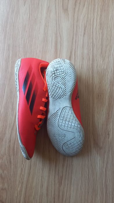 Chuteiras vermelhas adidas
