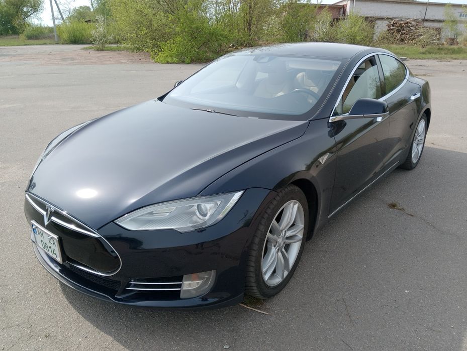 Tesla Model S 85D
