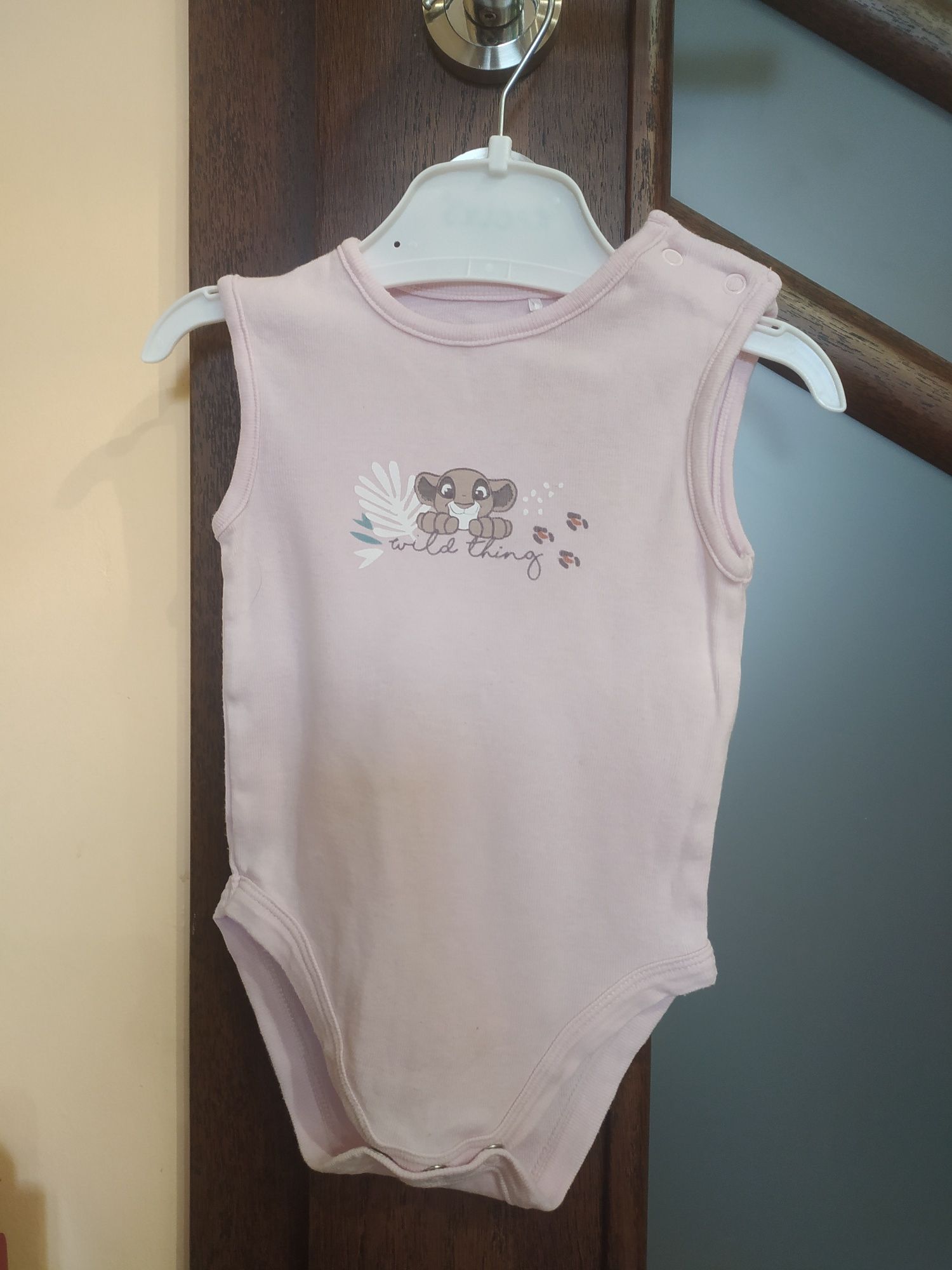 Body bawełniane bez rękawów Cool Club r 62 Smyk Disney Baby