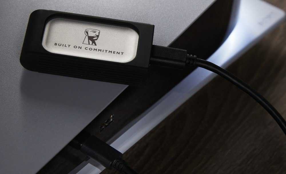 Зовнішній портативний накопичувач SSD Kingston XS2000 1TB внешний диск