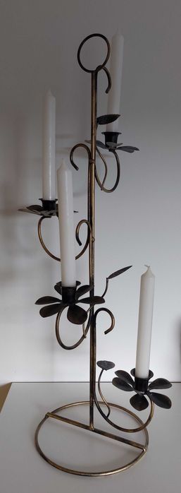 Metalowy świecznik wys. 62cm.