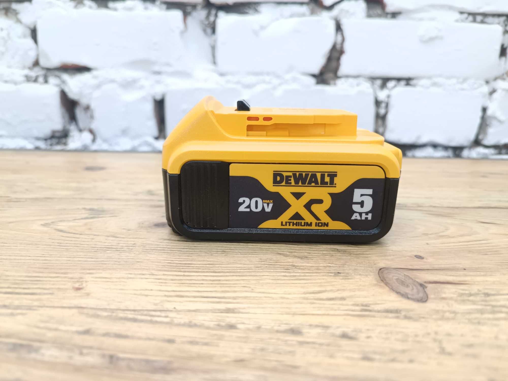 Акумулятор, батарея DeWALT DCB205 5Ah з США Оригінал  2024р