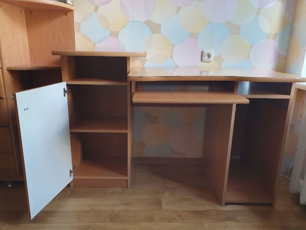 Продаю письмовий стіл