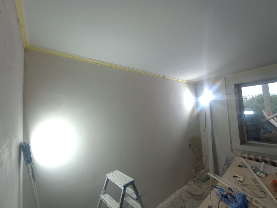 Шпаклювання стін, старт + фініш.