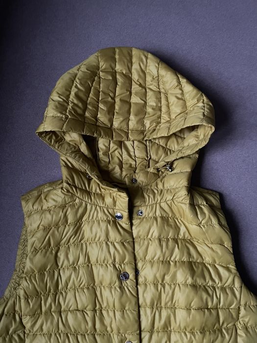 Bezrękawnik damski z kapturem, z puchem marki Massimo Dutti