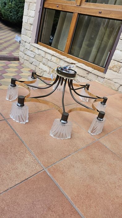 Люстра в золоте на 8 ламп