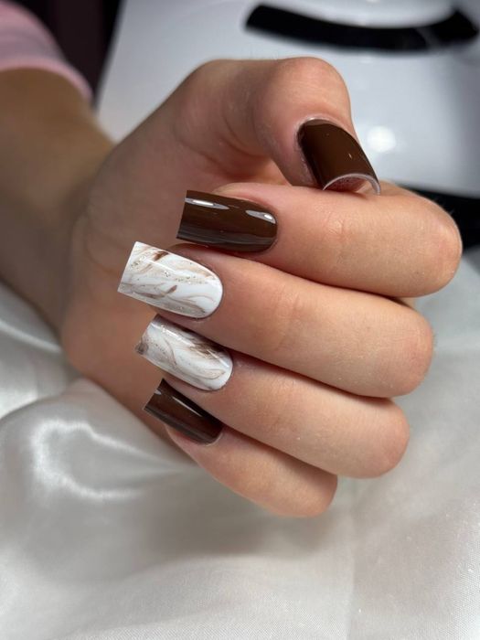 Manicure przedłużanie paznokci pedicure