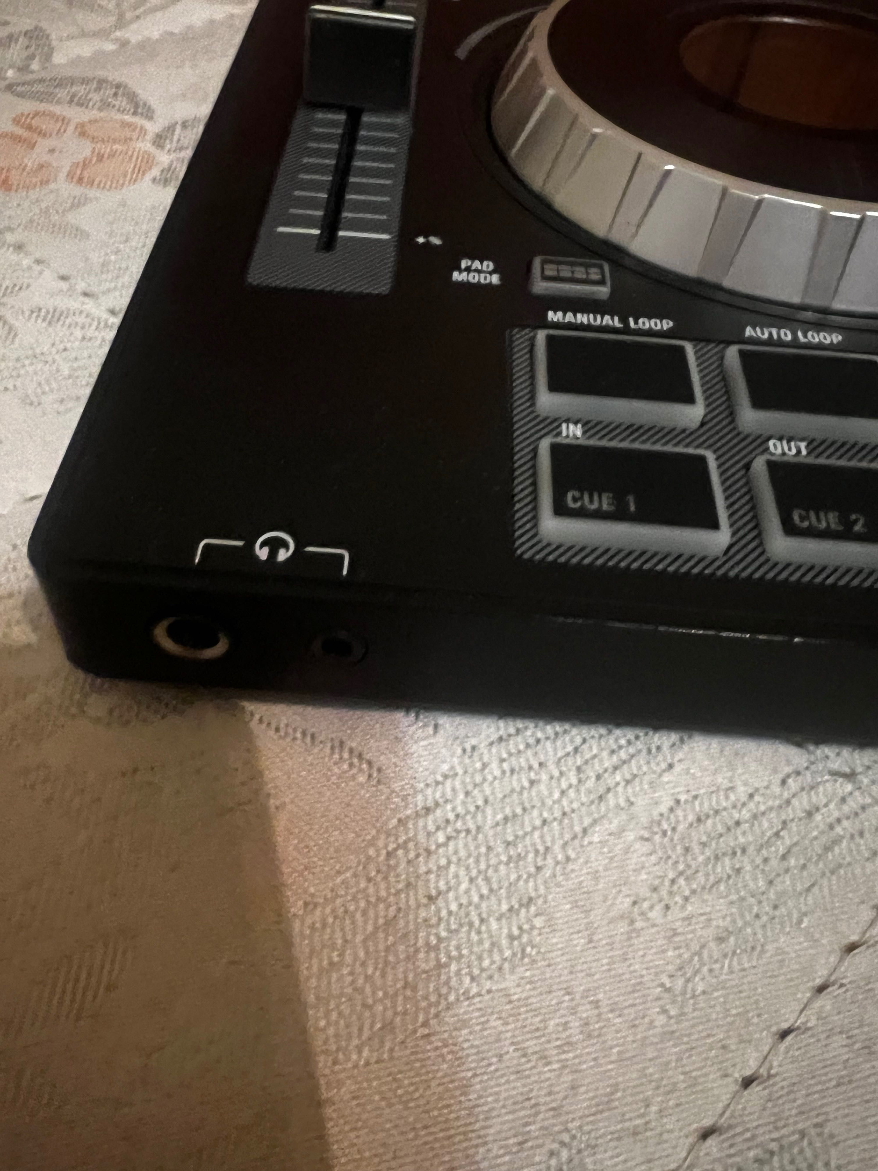 Controladora DJ Numark MixTrack