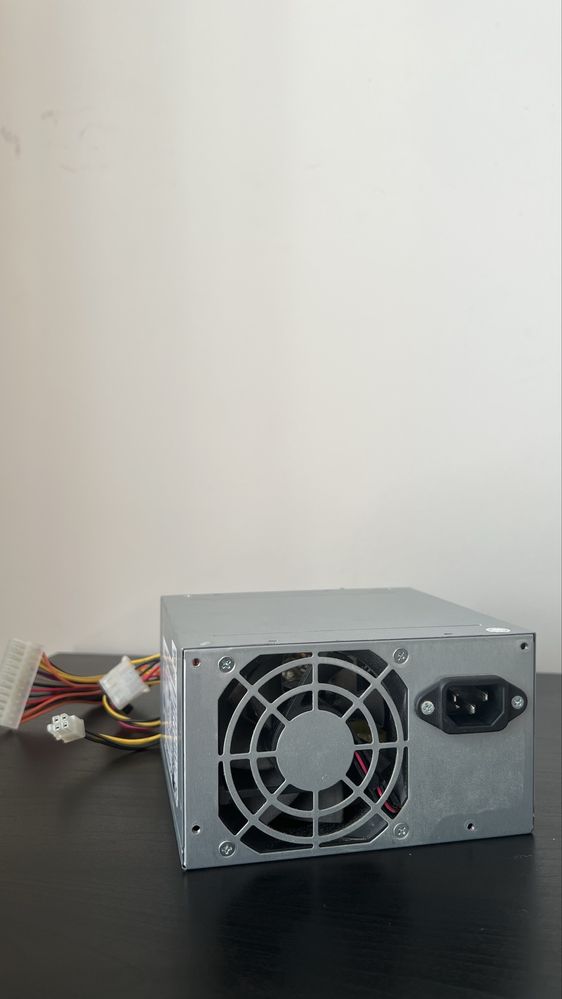 Caixa de Computador Mini-ATX + Fonte de Alimentacao + Leitor CDS