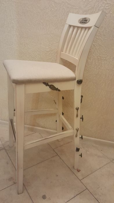 Продам стільці вживані