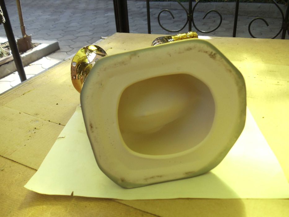 Продам подарочную  модель саксофона (керамика).