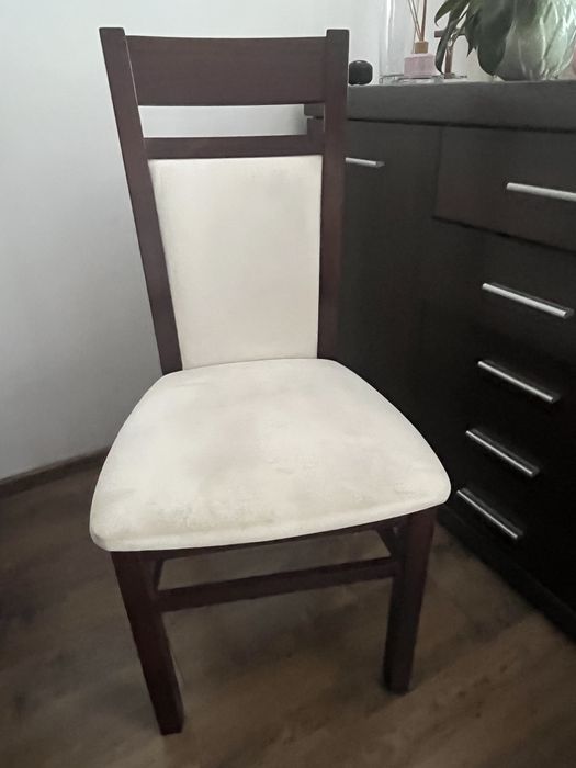 Stół z krzeslami agata