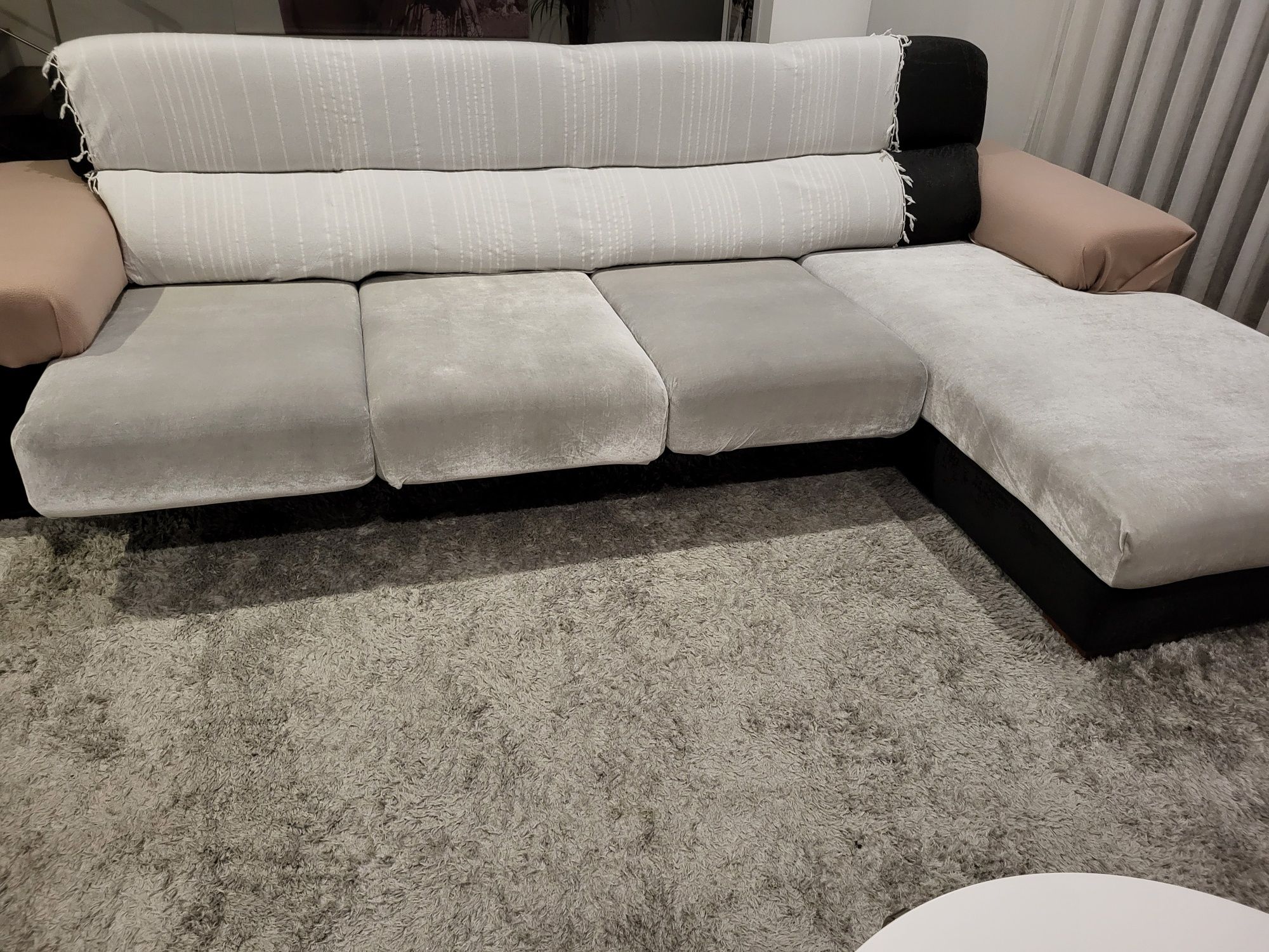 Sofá 3 lugares com chaise longue