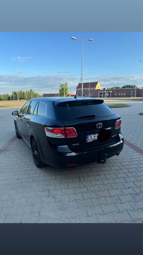 Toyota Avensis 2.2 d-cat NISKI PRZEBIEG!