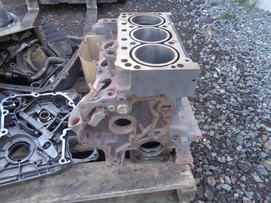 Silnik 3-cylindrowy DEUTZ D2011 L03 blok silnika części