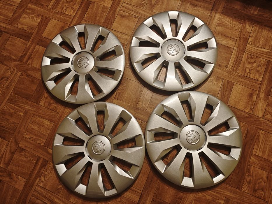 Kołpaki Skoda Fabia IV R15 jak nowe po przebiegu 100km