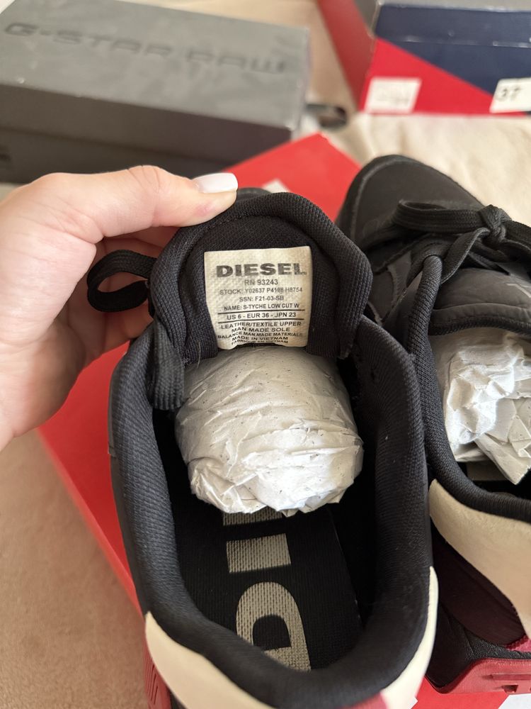 Кросівки жіночі diesel