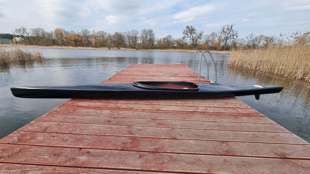 Kajak jedynka waga 10,9kg, wyporność max80kg