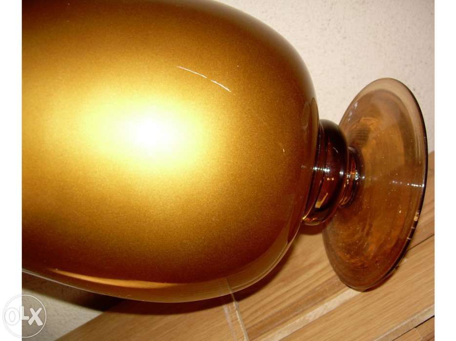 Jarra castanha (altura 33 cm, fundo 14cm, boca 17,5cm)