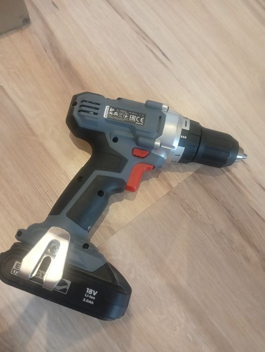 Wkrętarka graphite + bateria + ładowarka. Używana przez tydzień.