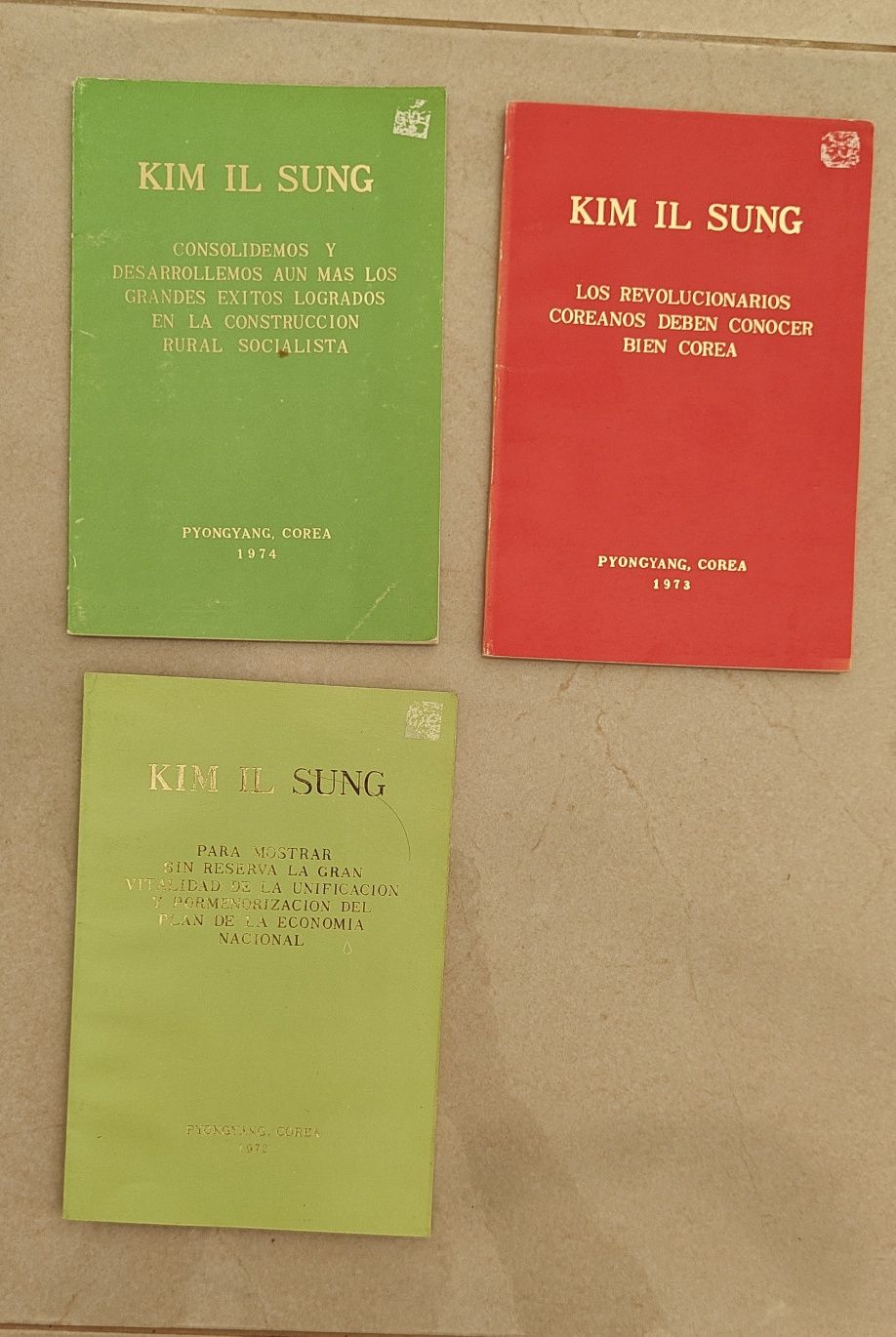 Livros antigos, escritos por King Il Sung