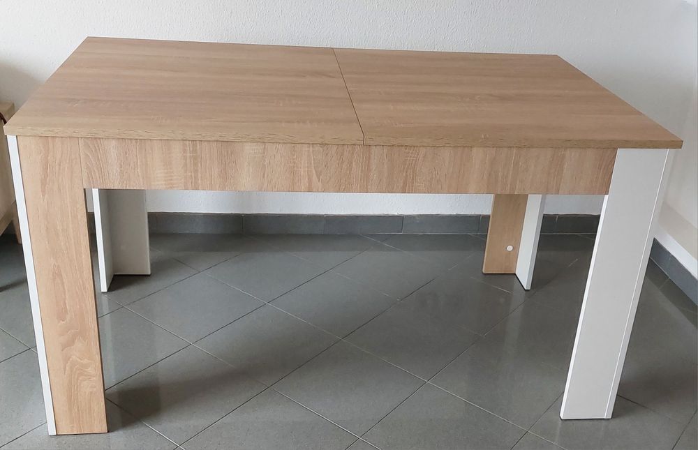 Mesa de jantar novo