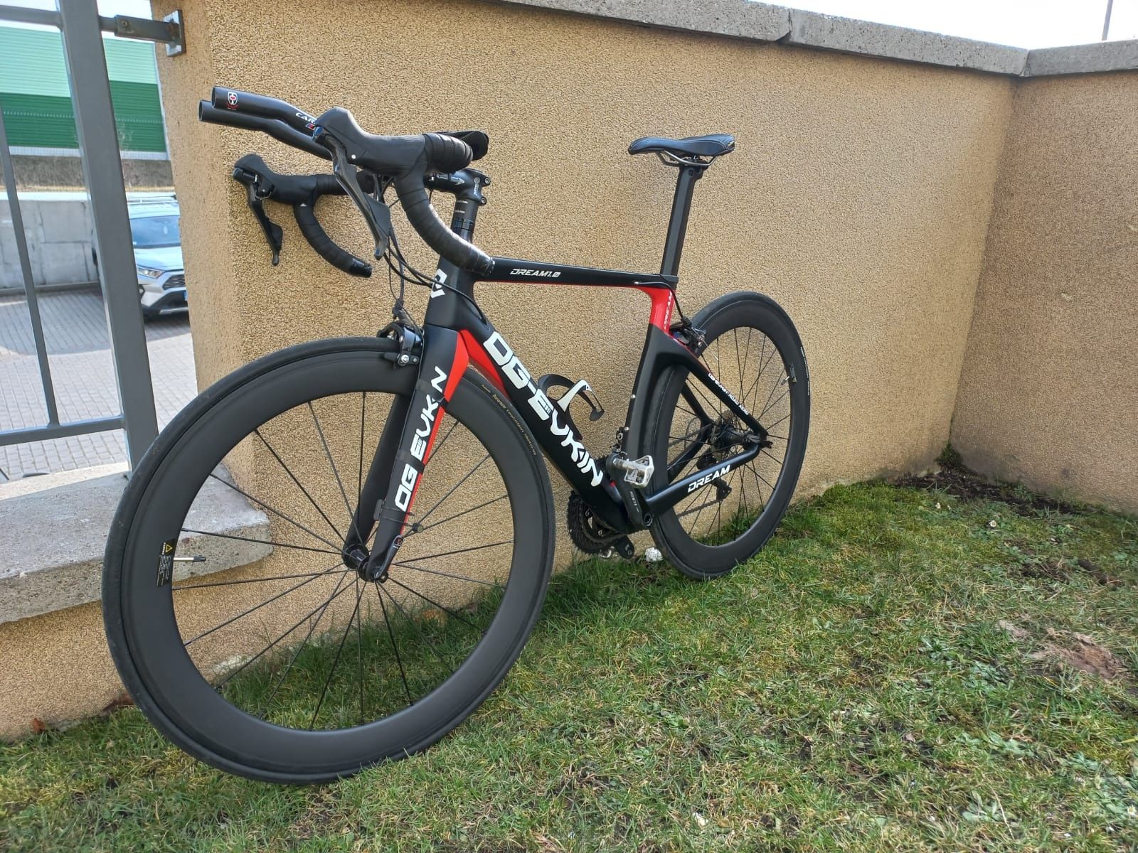 Rower szosowy AERO