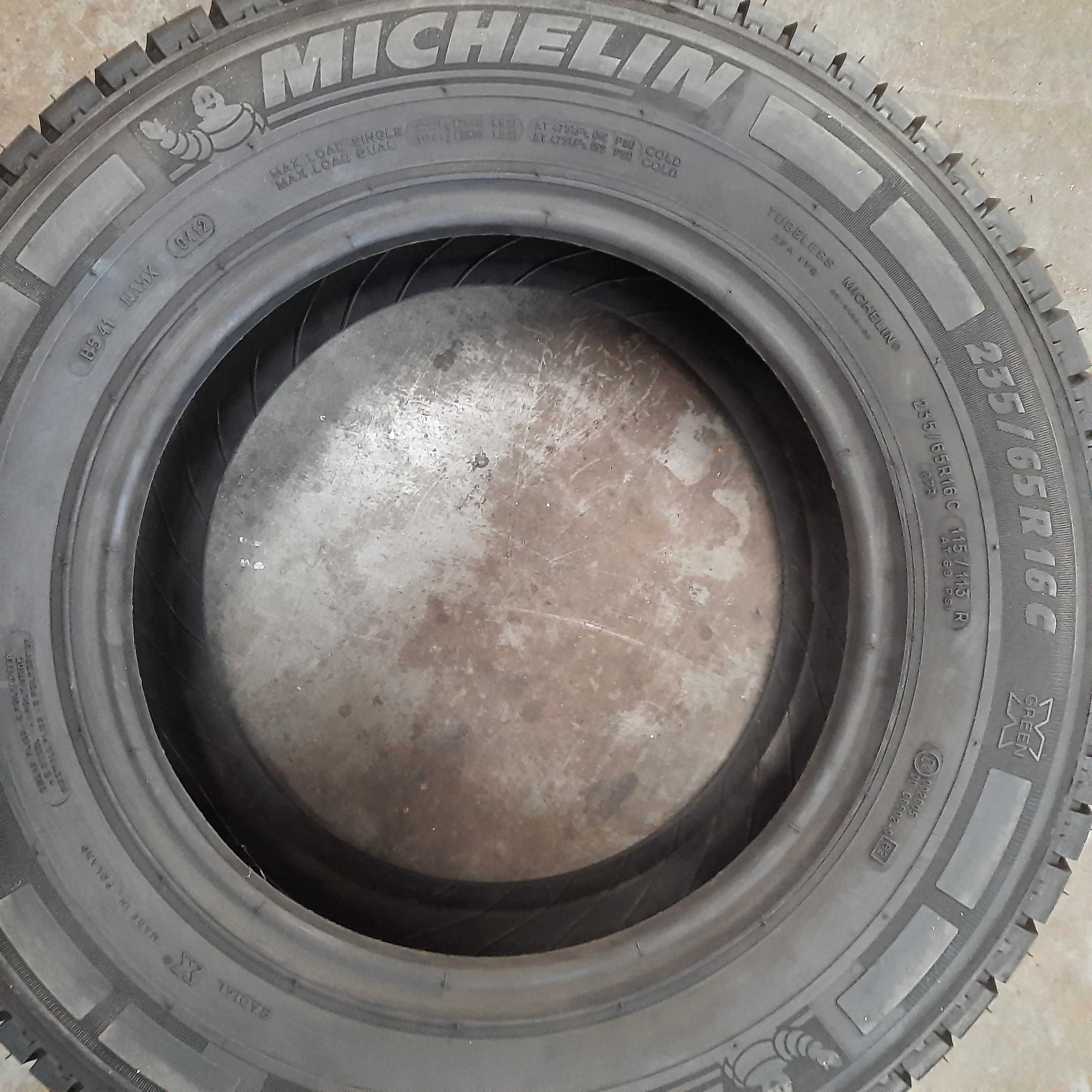 235/65R16C Michelin