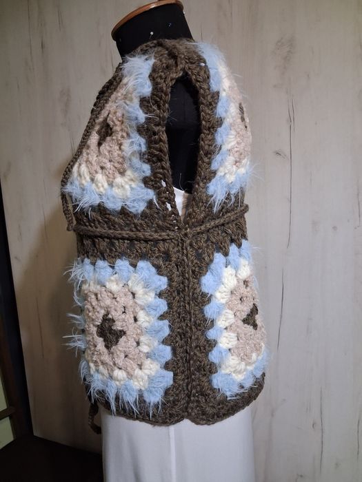В'язана жилетка гачком на замовлення