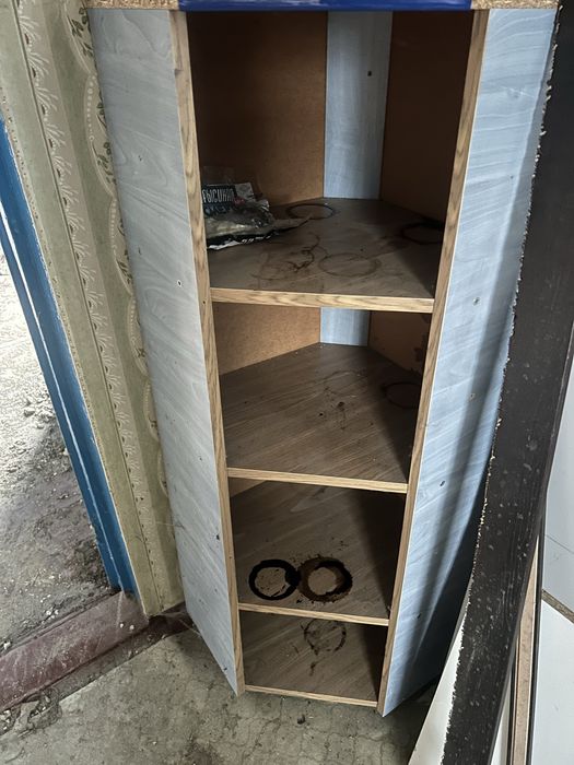 Віддам шкавчик,стол