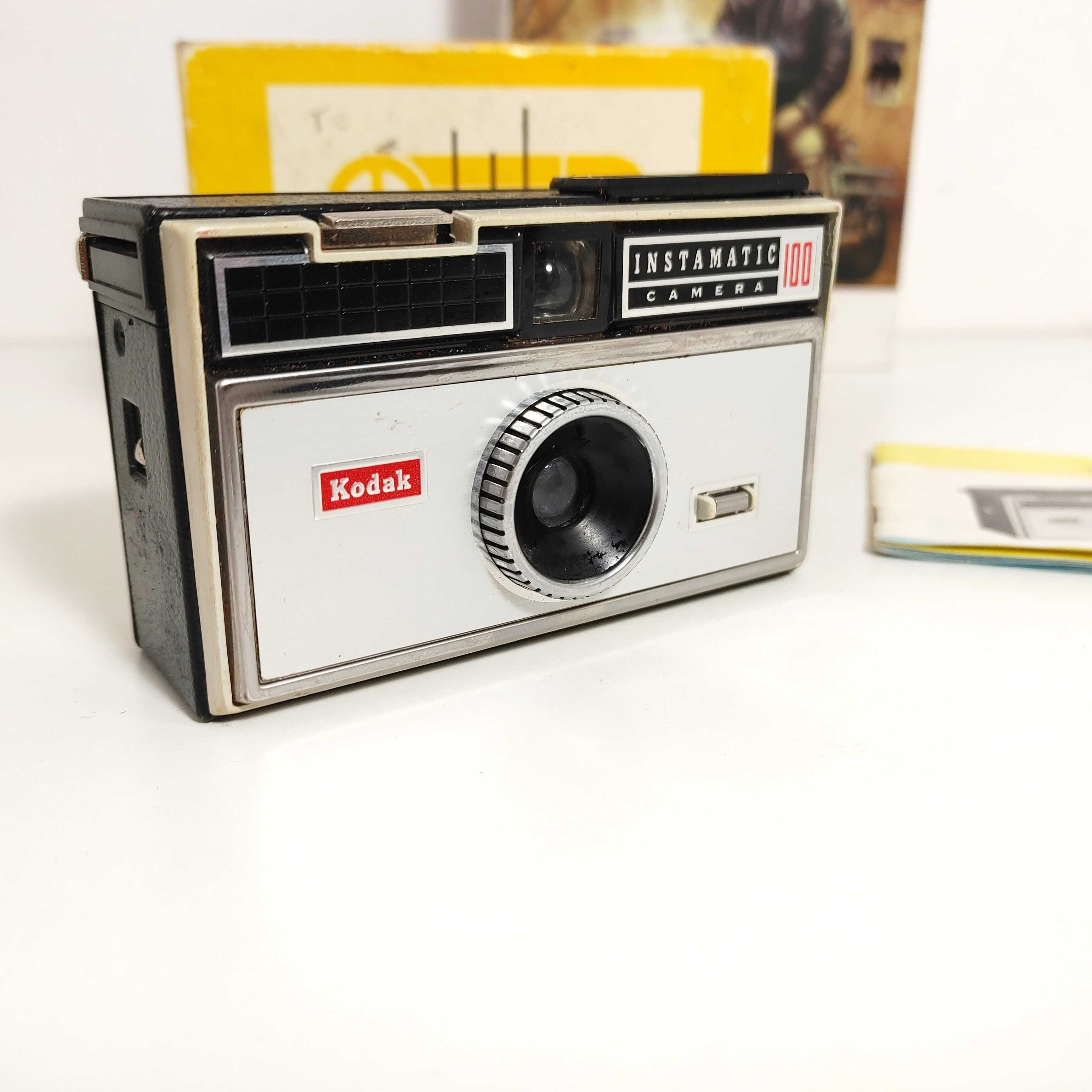 Ładny zadbany aparat fotograficzny RETRO Kodak Instamatic 100 Pudełko