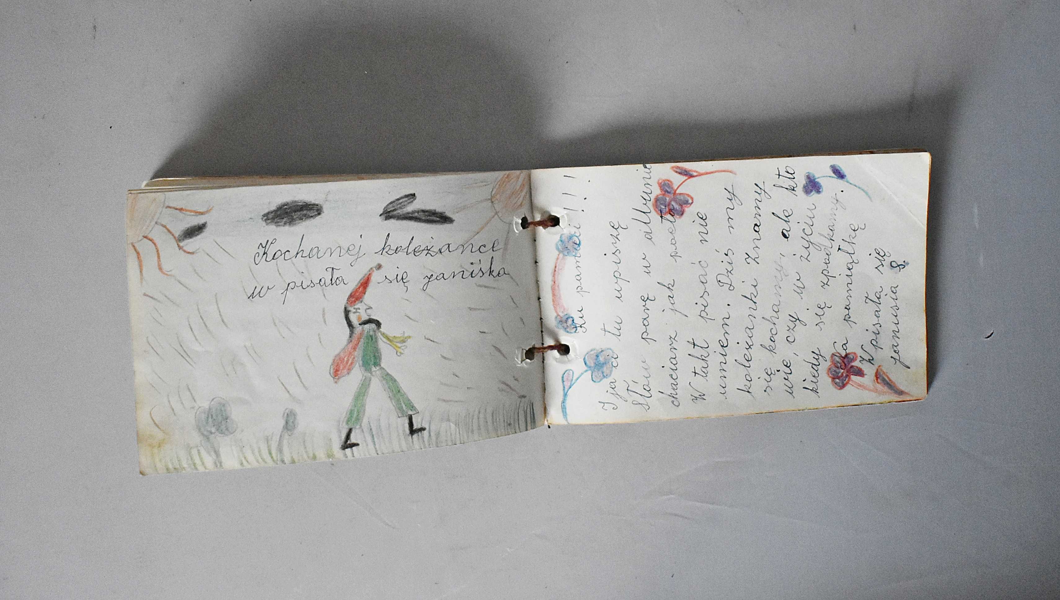 Starodawny przedwojenny notes, pamiątkowy pamiętnik