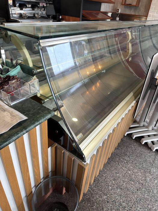 Vitrine refrigerada Pastelaria