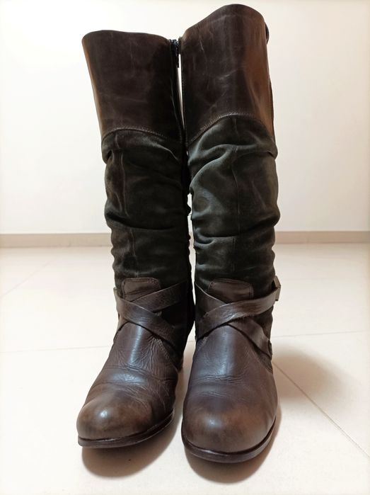 Botas em pele genuína marca Seaside (Tam. 38)