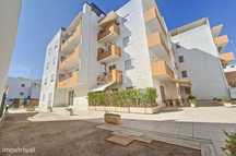 Apartamento T2 c/ Box de Garagem em Armação de Pêra a 100 m da Prai...