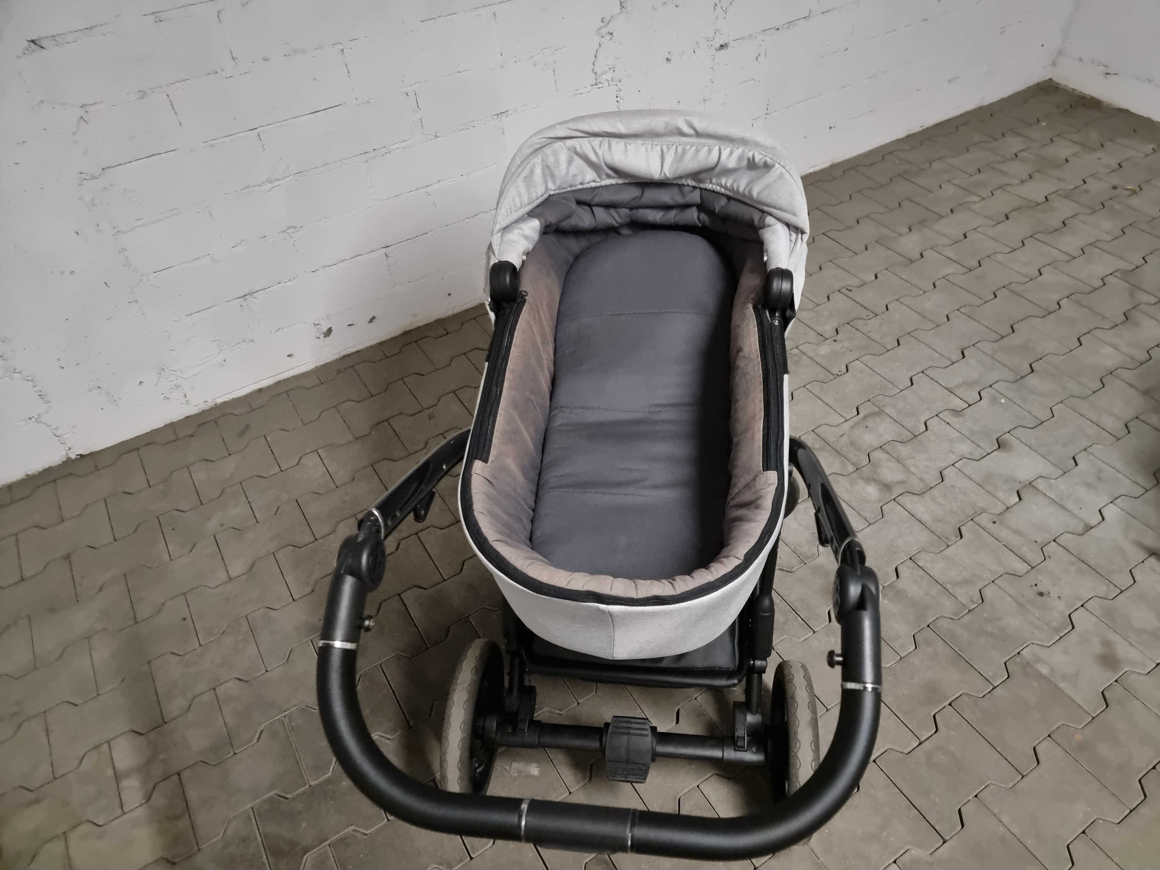 Wózek Invictus 2.0 Lihgt Grey 01 + Fotelik Jole i-Snug