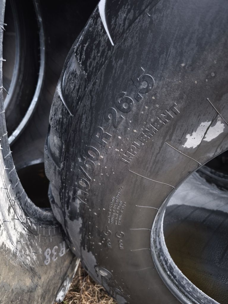 Opony zachodnie 710/50 R - 26.5 VREDESTEIN 700/50 zdrowe Radialne