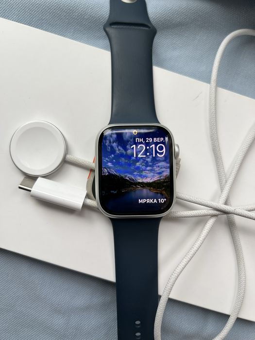 Apple Watch 9 45mm Silver Aluminum Case
