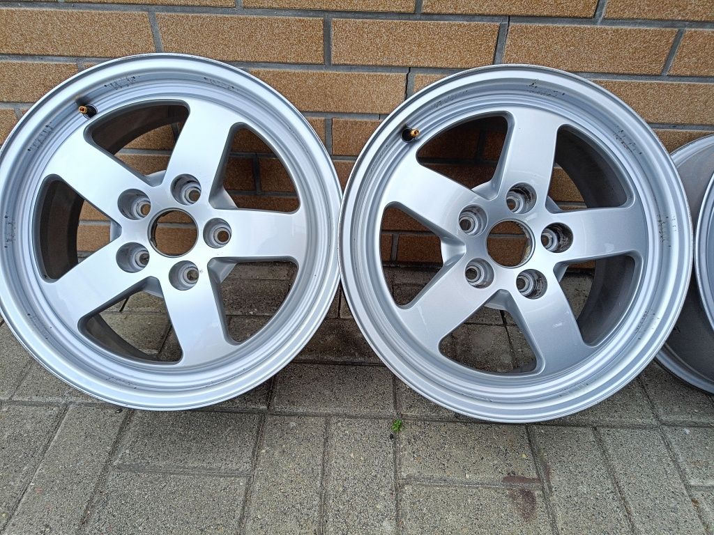 Felgi Aluminiowe 16 Cali 5x112 + Kołpaki 7Jx16H2 ET35 - Audi A4 A6