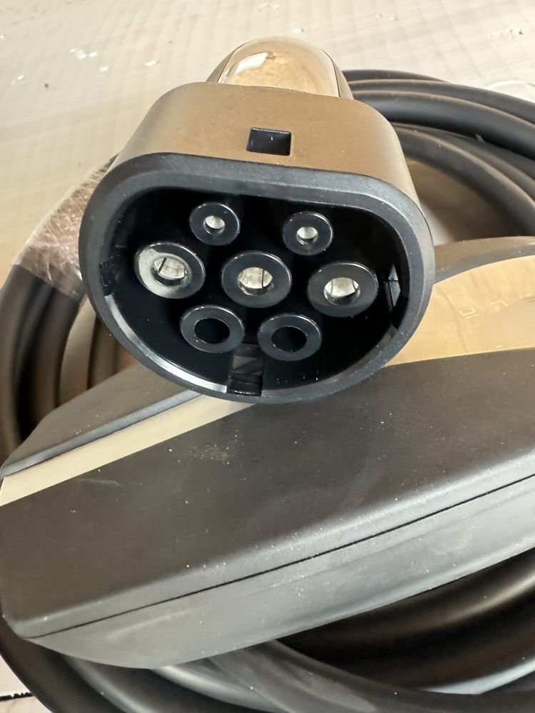 Ładowarka do samochodu elektrycznego TESLA