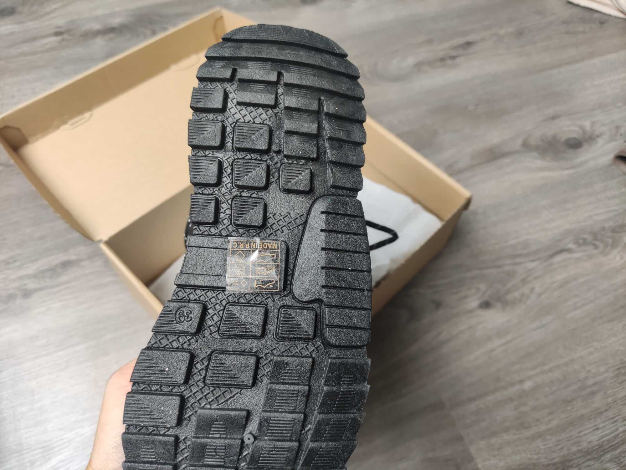 Czarne sportowe obuwie adidasy platforma