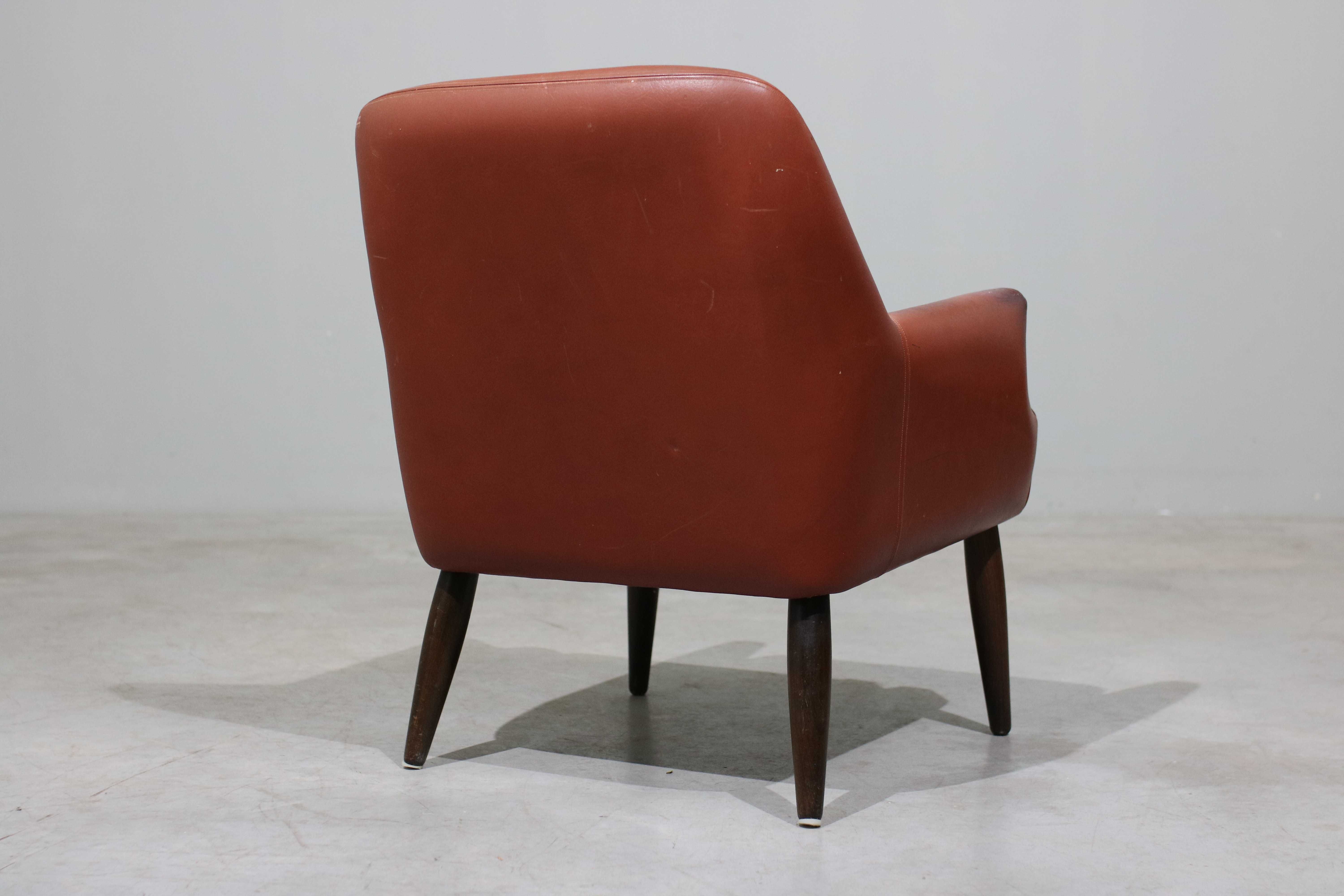 Poltrona vintage em couro