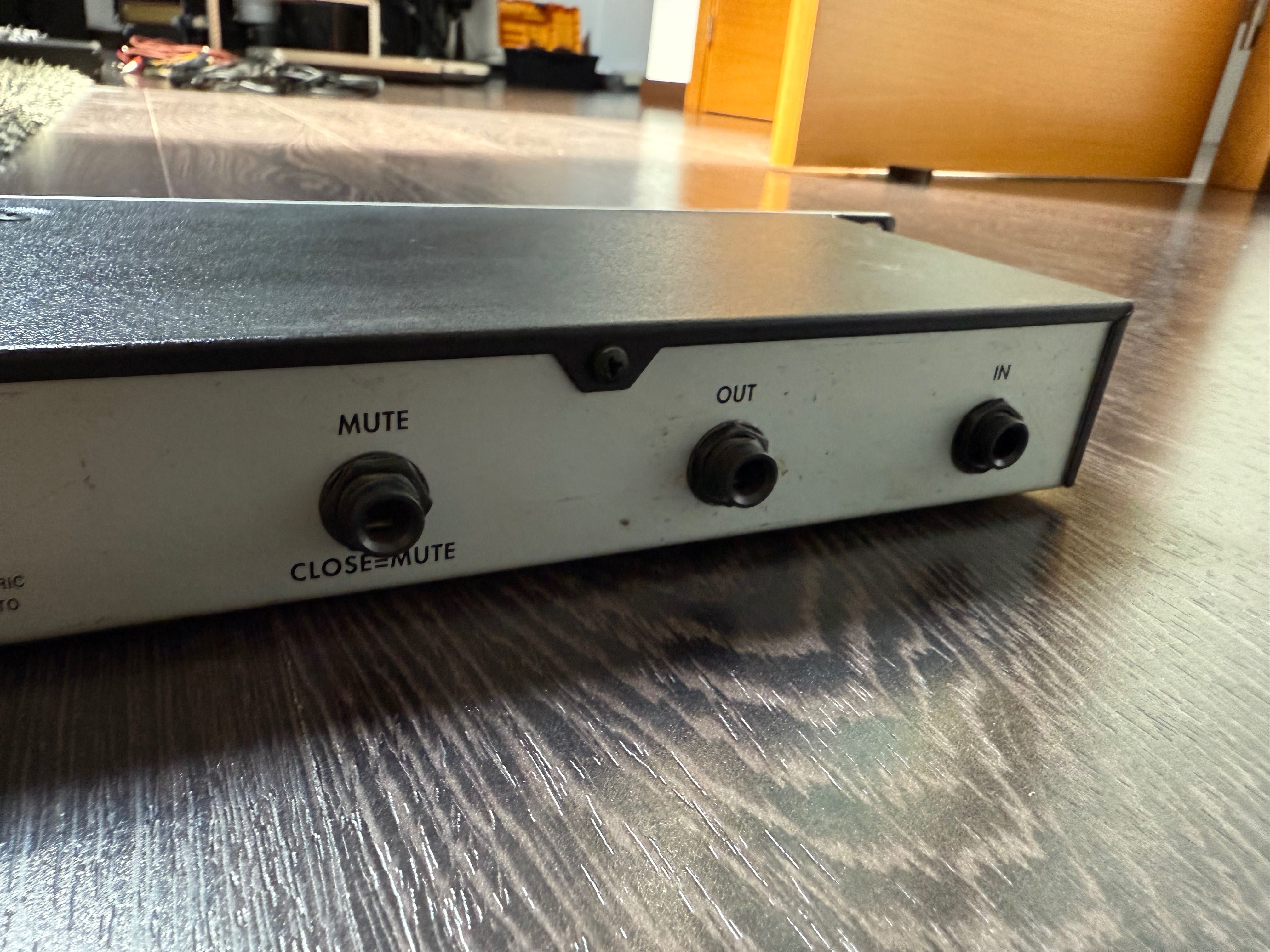 Afinador de rack Korg DTR-2 – excelente estado