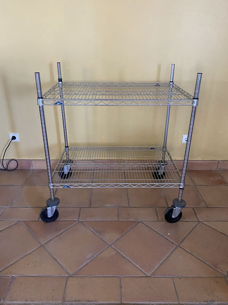 Carro de rede com rodas