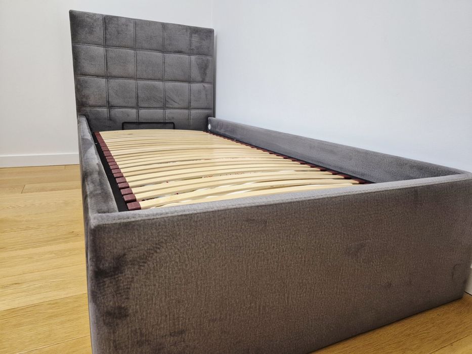 Łóżko tapicerowane z podnoszonym stelażem (90x200)