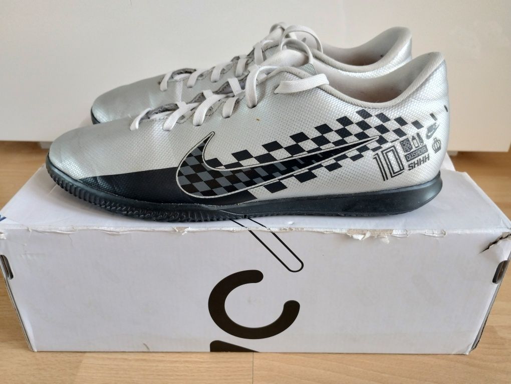 Buty piłkarskie halówki 43 Nike Mercurial Vapor 13 Club Neymar Jr
