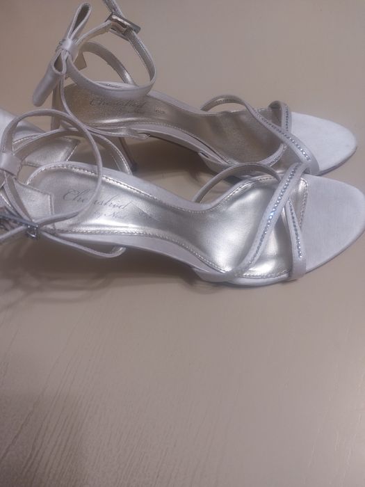 Продам жіночі босоніжки