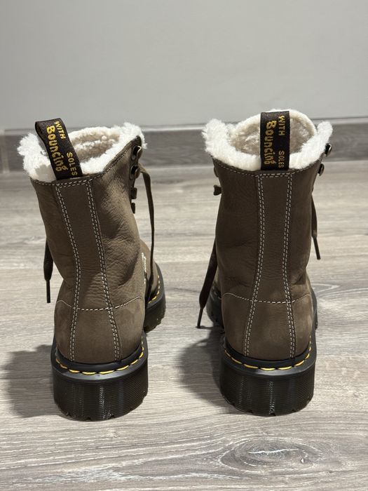 Жіночі черевики Dr. Martens