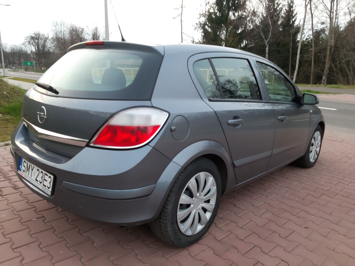 Opel astra 3 H 1.4 90km nowe LPG Zadbana salon pl